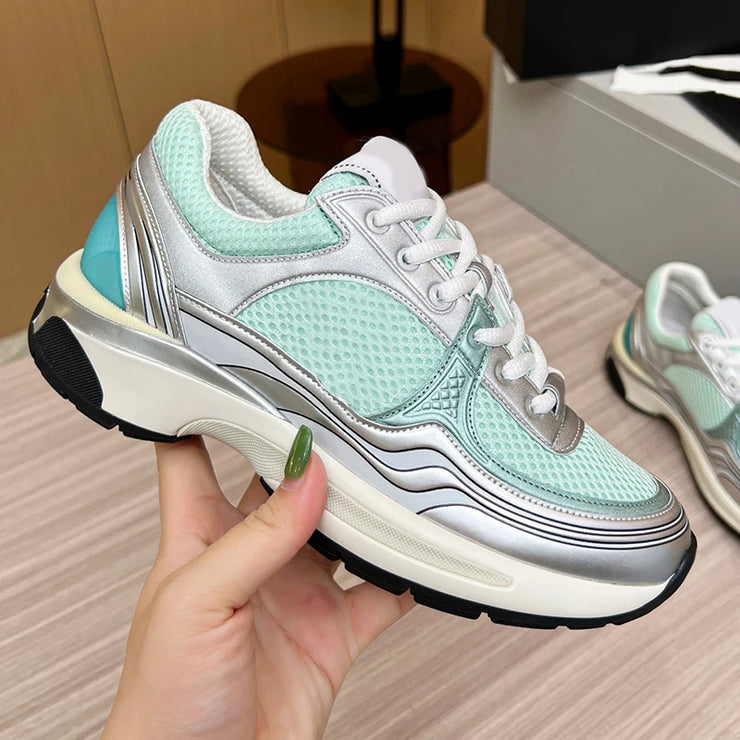 Women's casual sports shoes